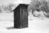 ir-elvis-outhouse